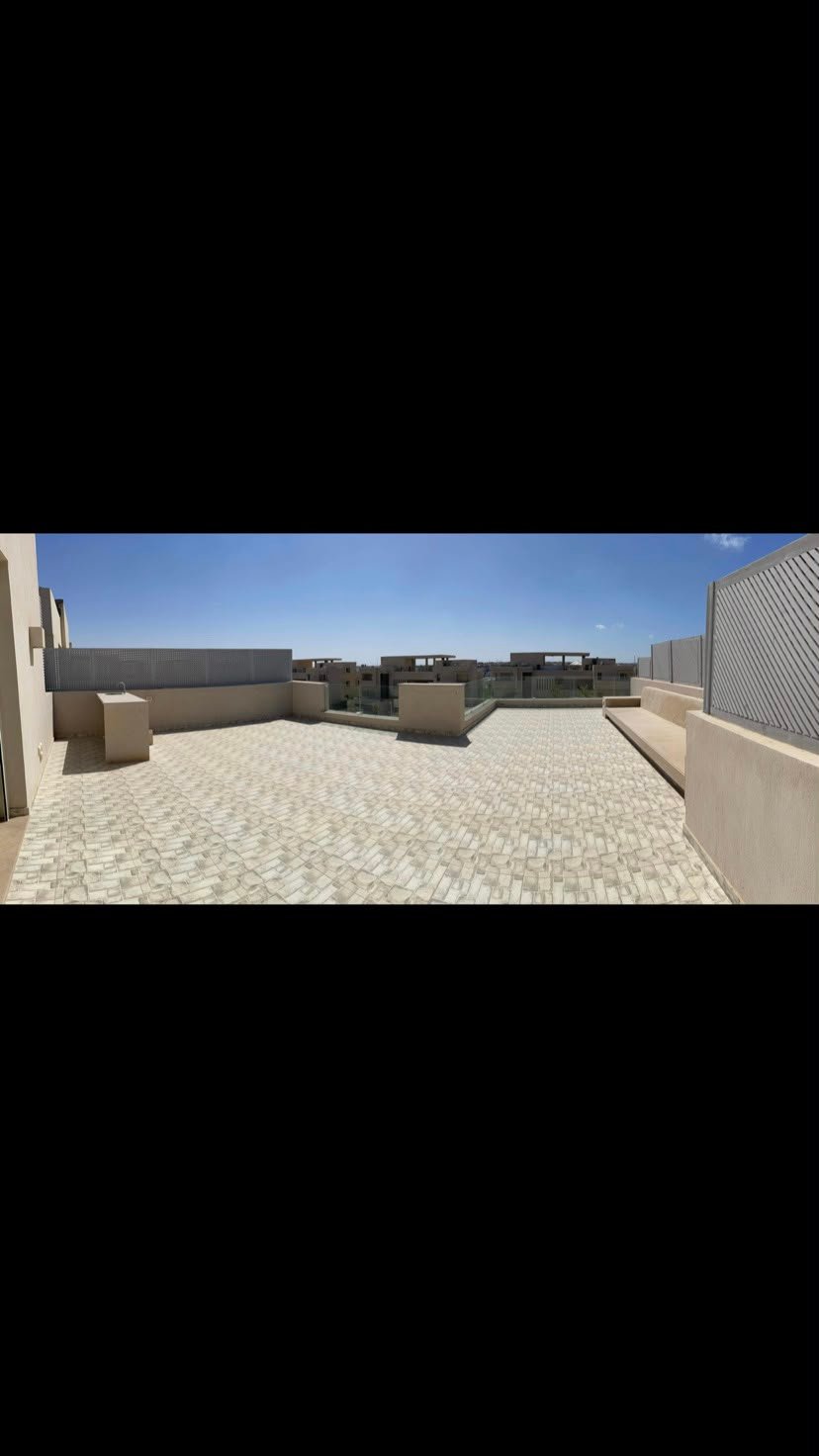 5-Bedroom Townhouse for Sale in Hacienda Bay, North Coast | 520 sqm