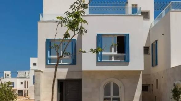 Naia Bay | Find Your Coastal Haven in This Remarkable 190m² Townhouse